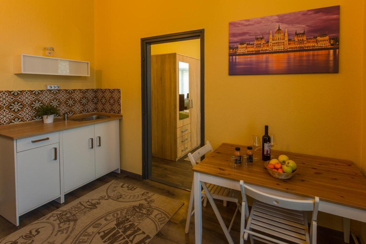 Goodmo House Hostel Budapest Exterior photo